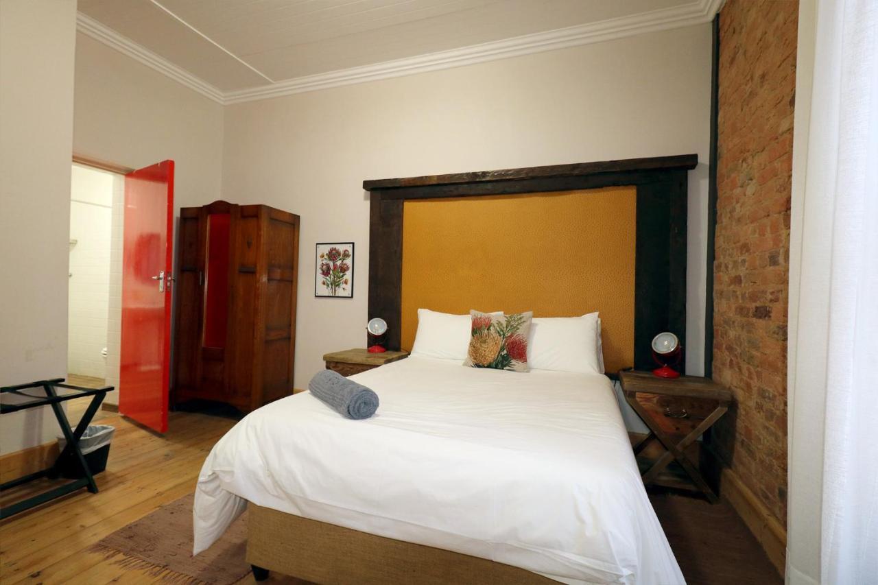 The Place Muizenberg Bed & Breakfast ภายนอก รูปภาพ