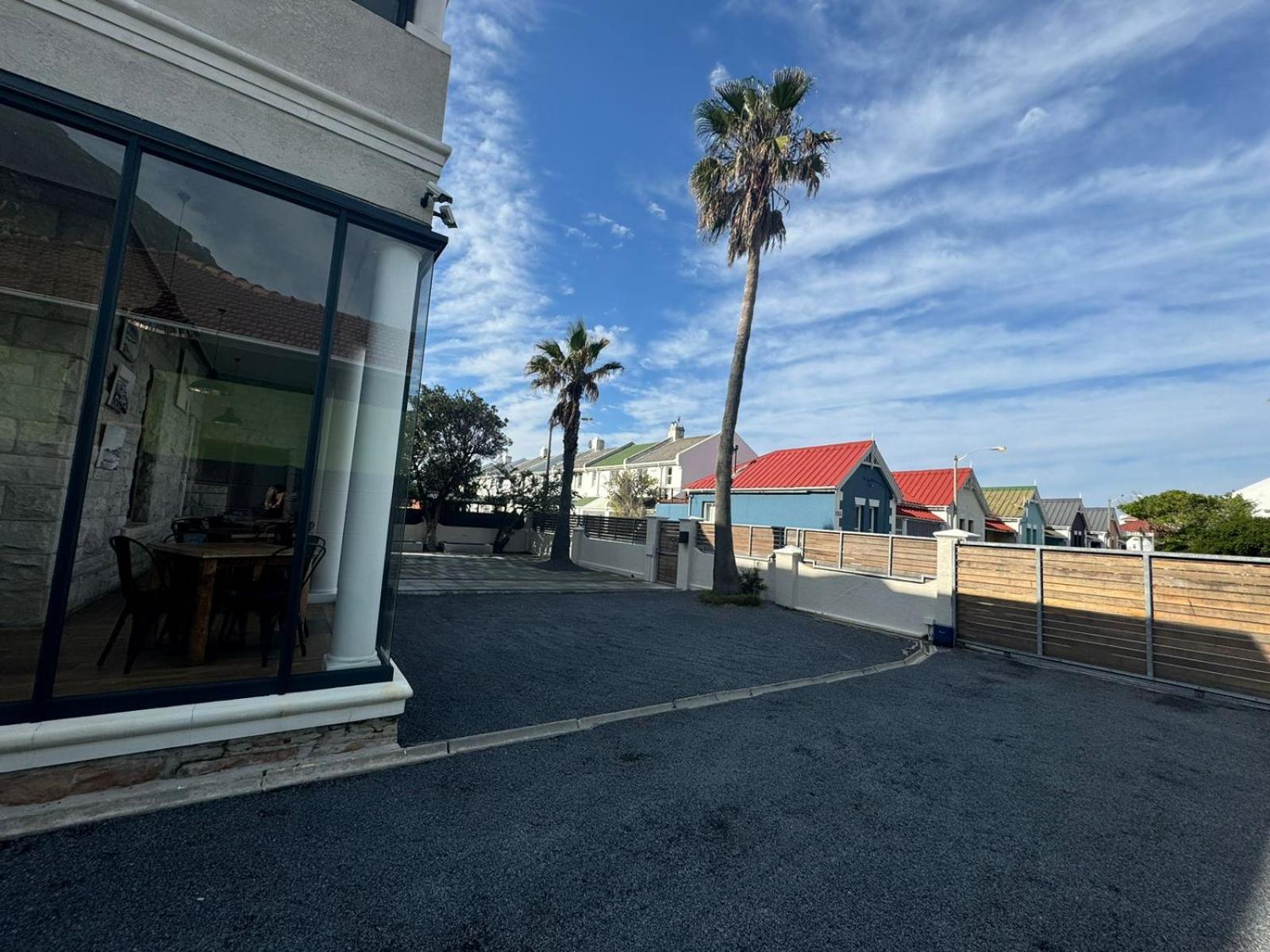 The Place Muizenberg Bed & Breakfast ภายนอก รูปภาพ